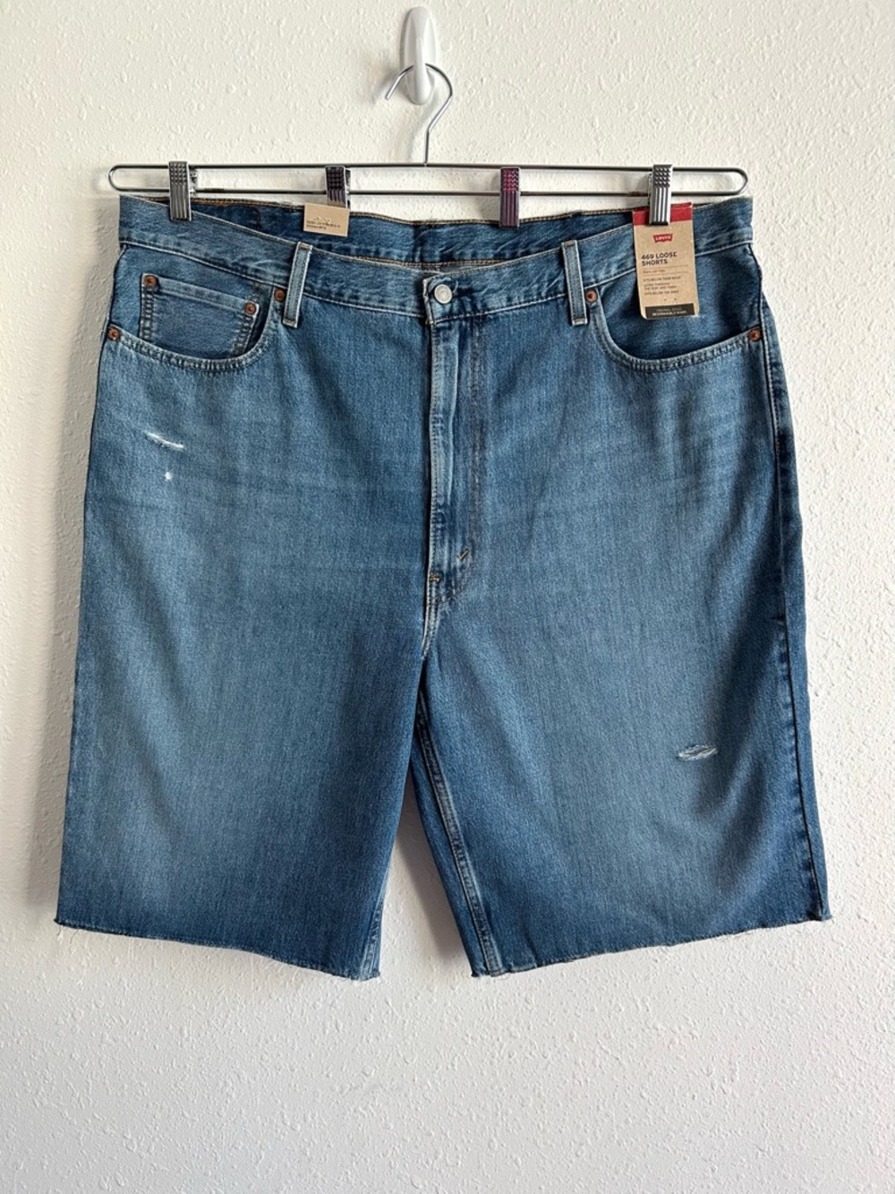 Levi's 469 Denim Jean Shorts Men's Size 42 Blue Loose Fit Cotton Distressed